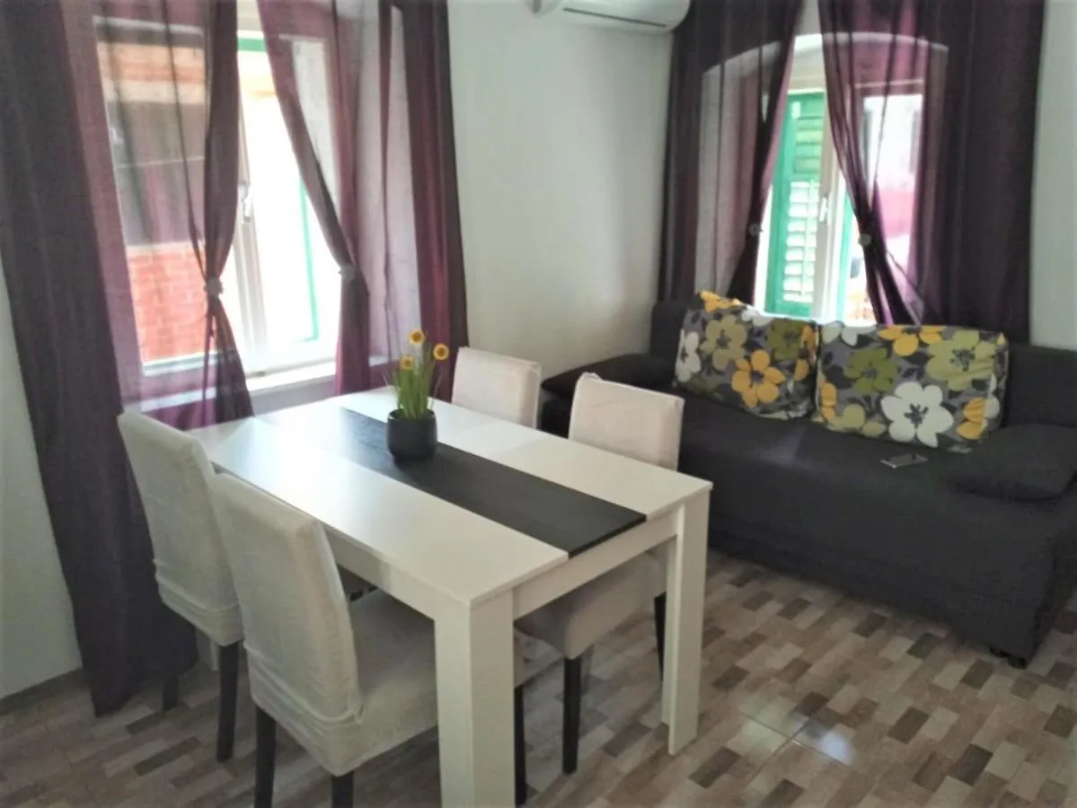 Apartment Karlito Kastela